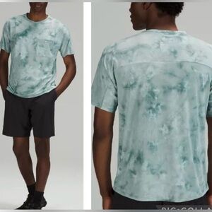 LULU MENS RELAXED MESH POCKETED SHORT SLEEVE, men’s M,